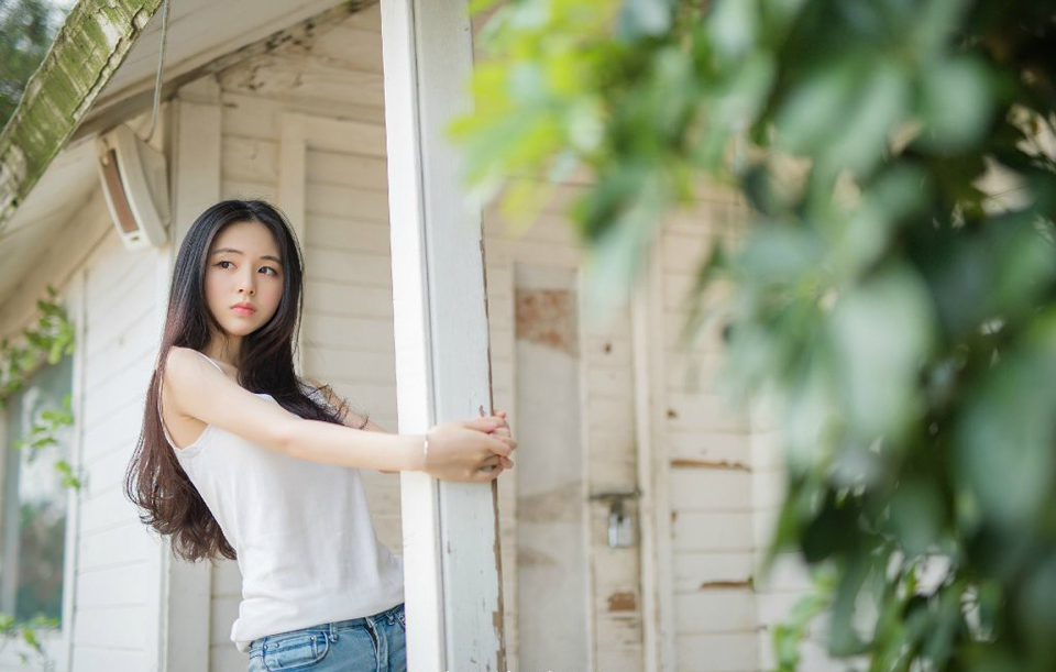 “当我没说。”魏延看着庞统吃人的表情，讪讪的道：“那就祝你早日功成！”